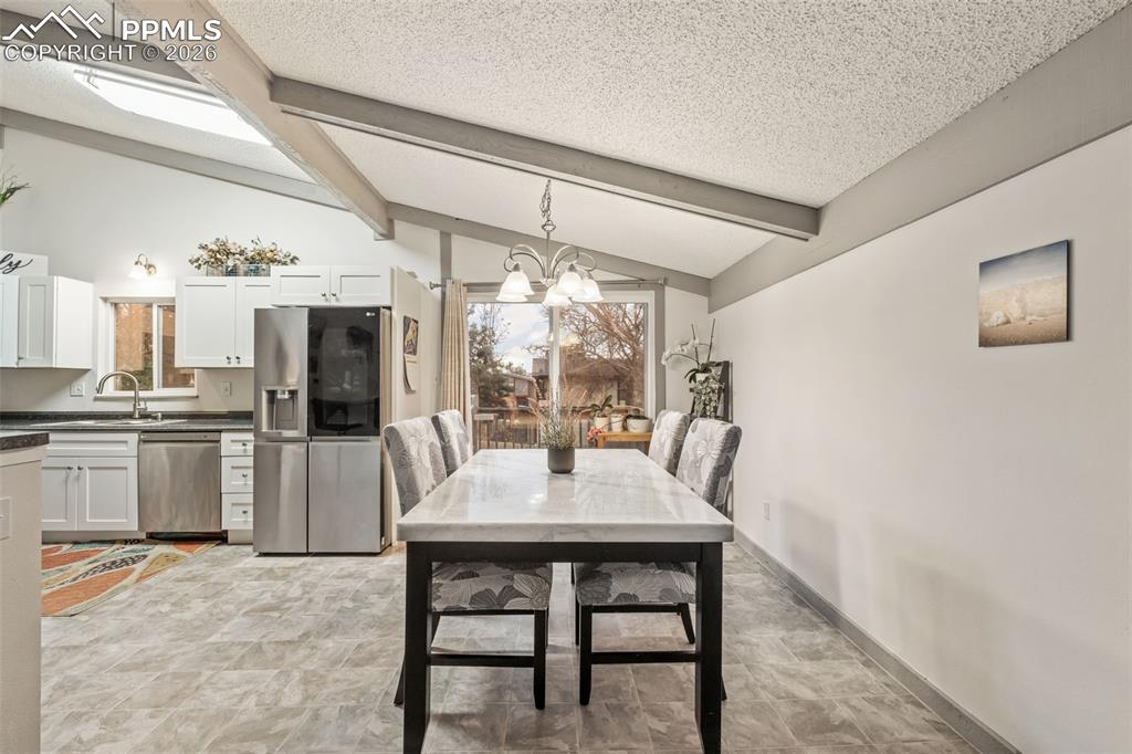 Image 10 of 36: Dining Area