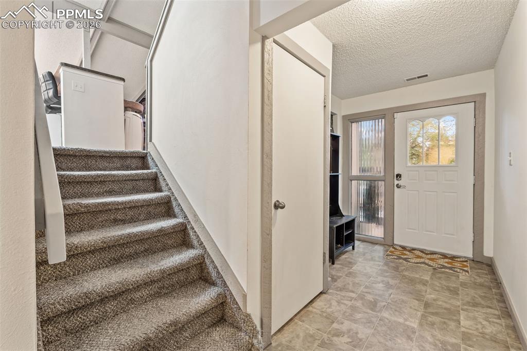 Image 6 of 36: Entry