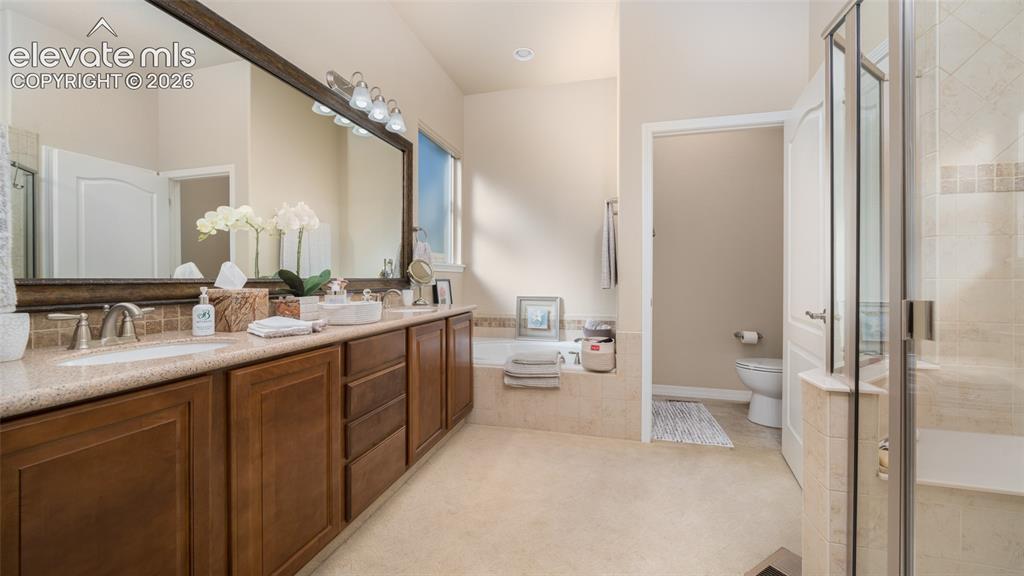 Image 18 of 37: Bathroom