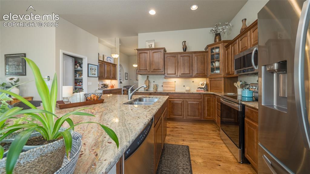 Image 8 of 37: Kitchen