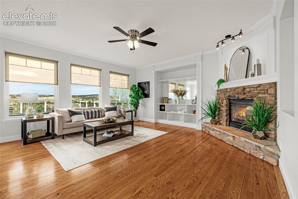 Image 11 of 50: Living Room