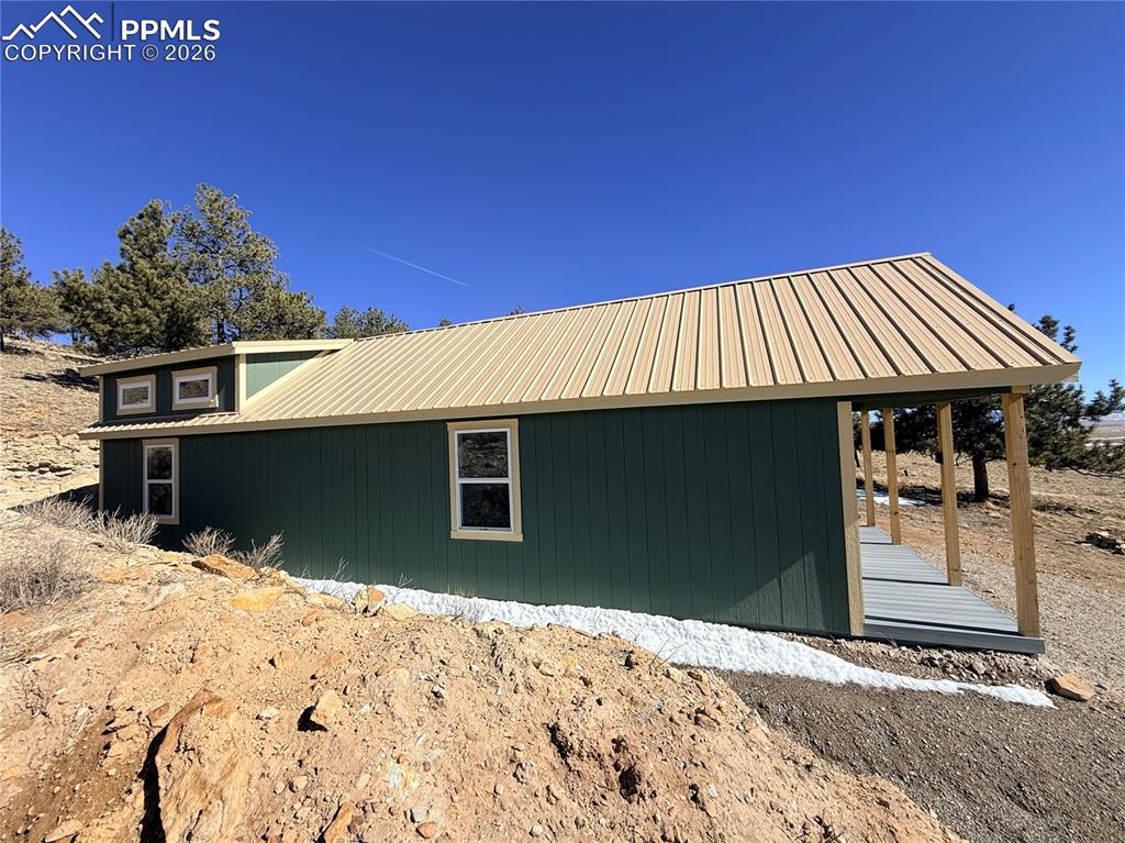 Image 11 of 36: Side of Structure