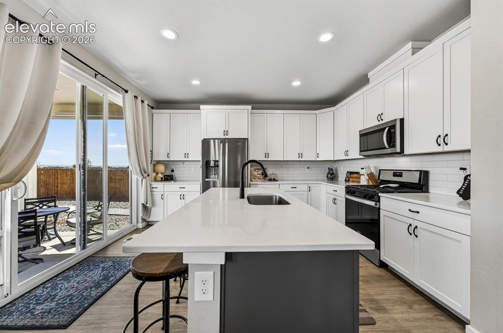 Image 13 of 49: Kitchen