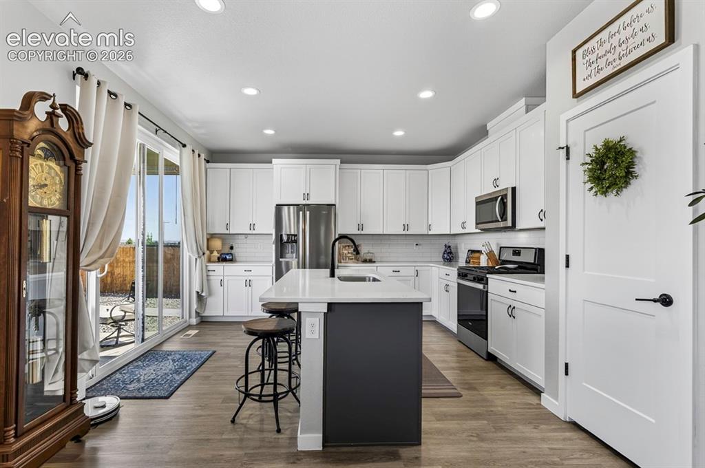 Image 14 of 49: Kitchen