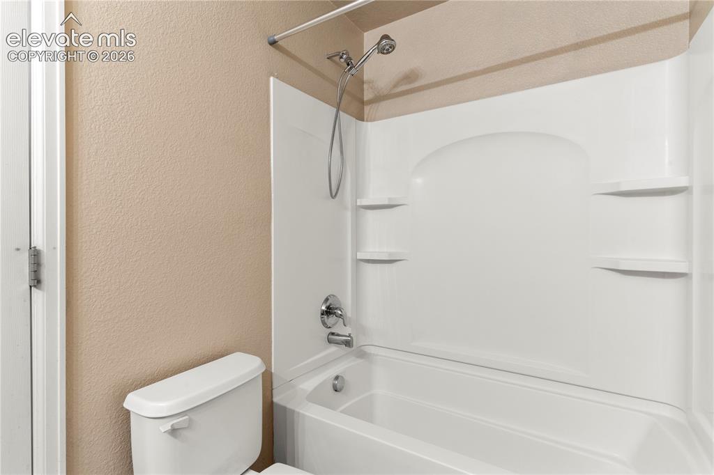 Image 11 of 19: Bathroom