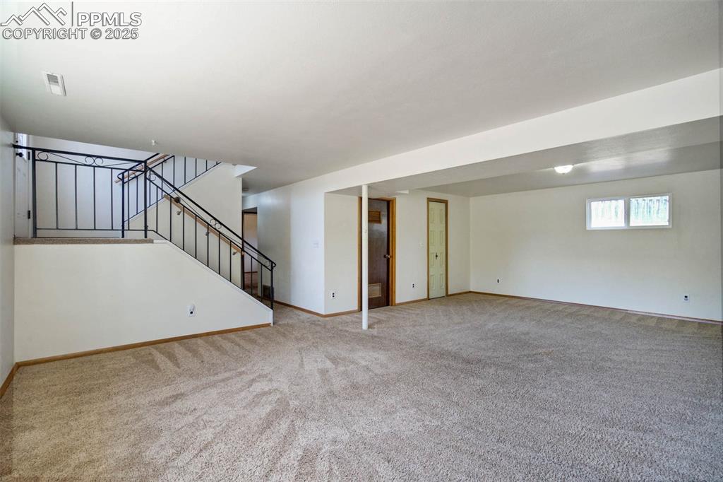 Image 31 of 49: Family Room