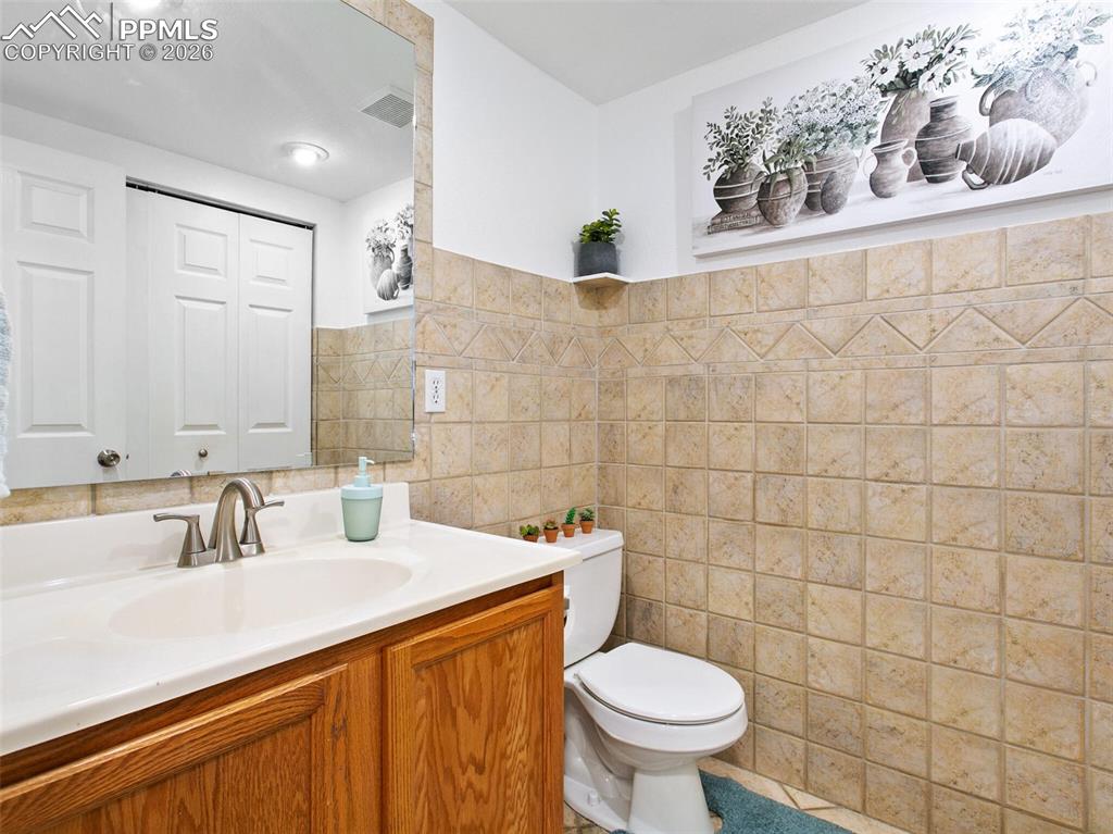 Image 13 of 48: Bathroom