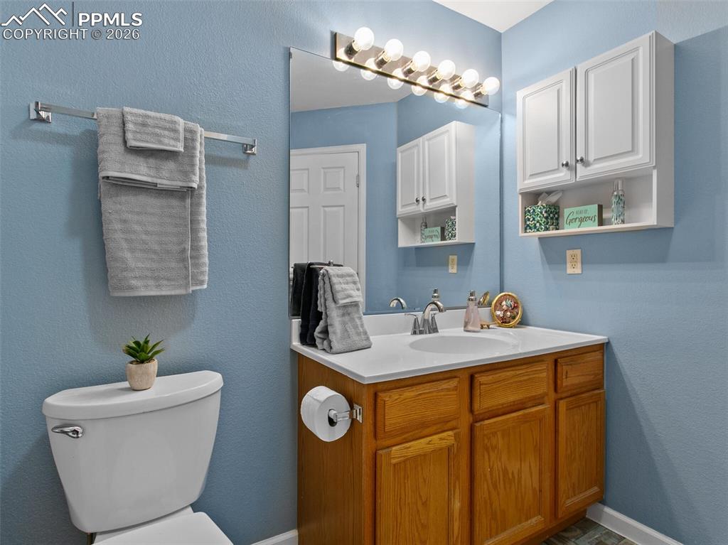 Image 22 of 48: Bathroom