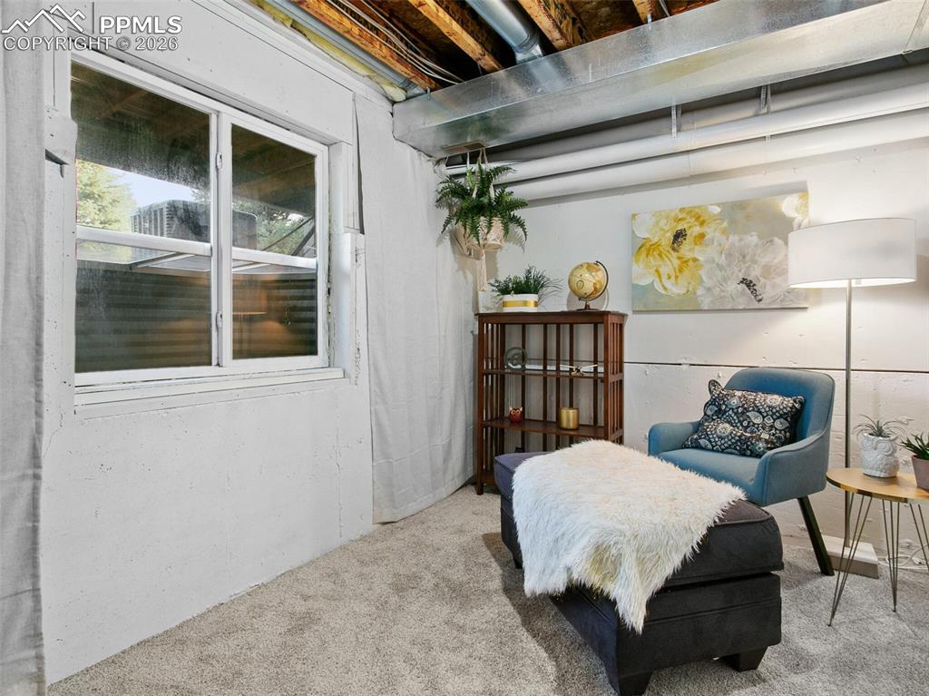 Image 27 of 48: Sitting Room