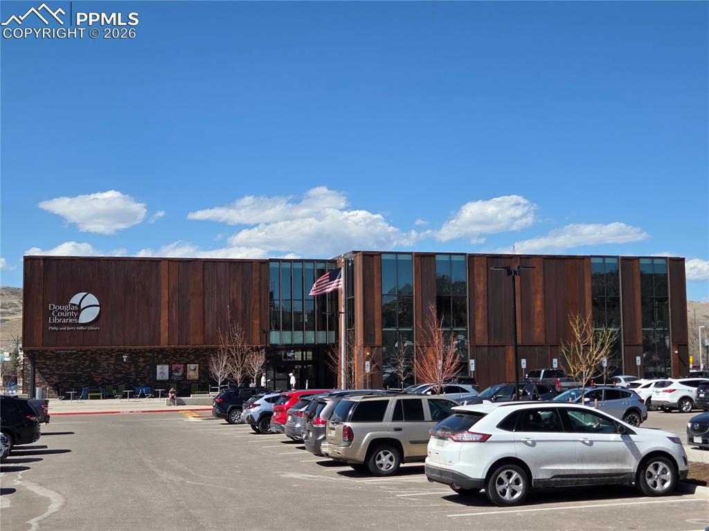 Image 41 of 48: Parking