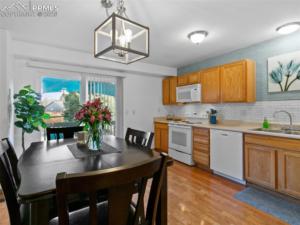 Image 9 of 48: Kitchen