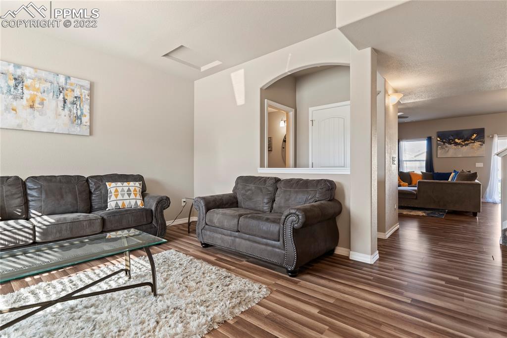 Listing 9405886, Image 4 of 19