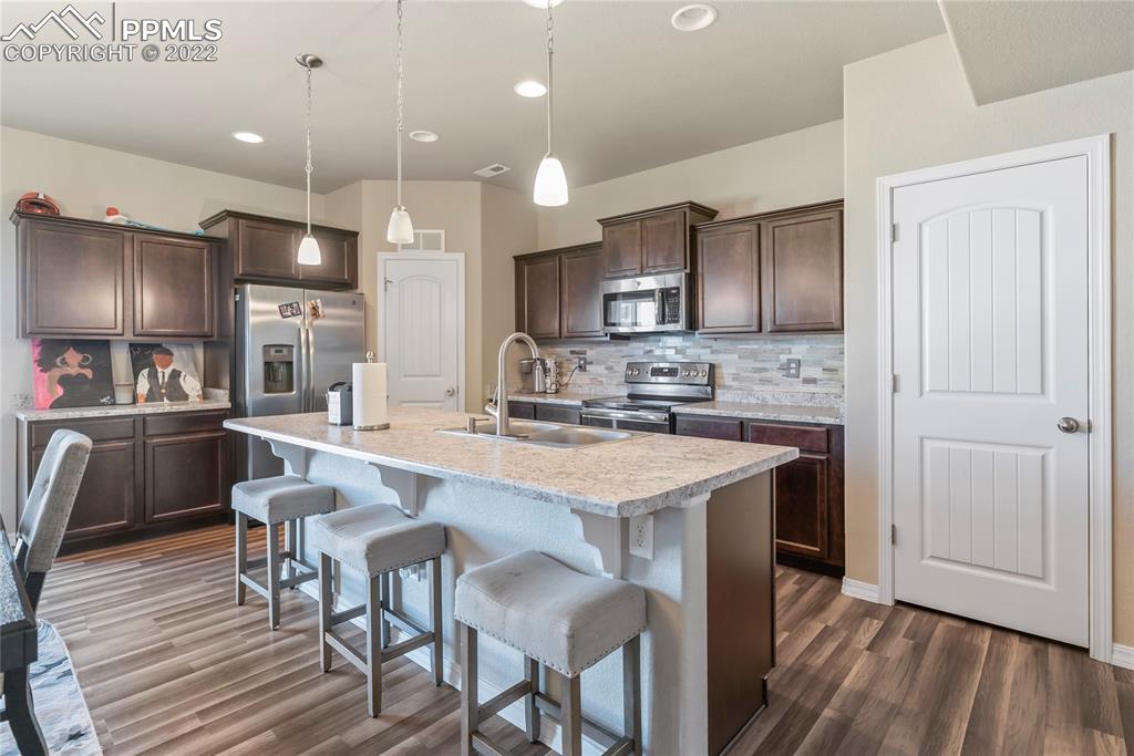 Listing 9405886, Image 9 of 19