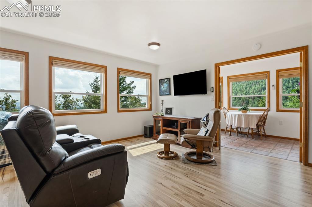 Image 16 of 45: 5 Newer Thermos Double Hung & Sound Proof Vinyl Windows with Roman Shades!