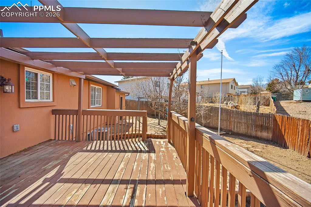 Image 26 of 46: Deck