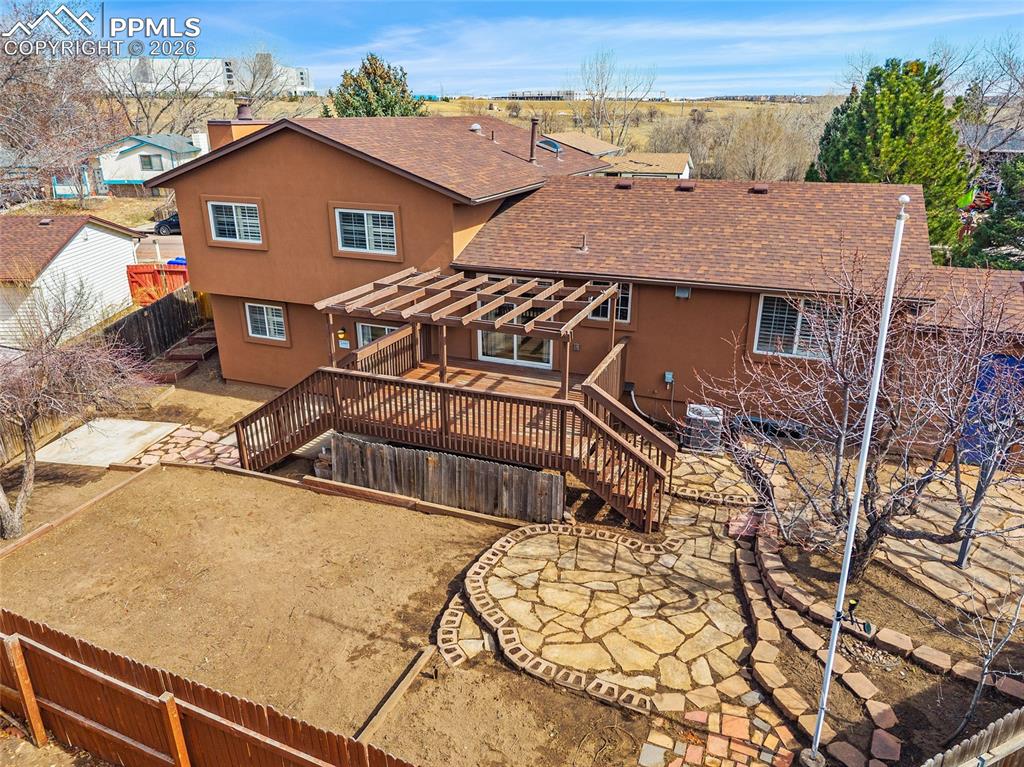 Image 38 of 46: Back of Structure