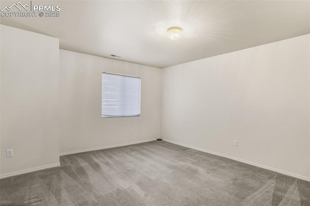 Image 26 of 42: Bedroom