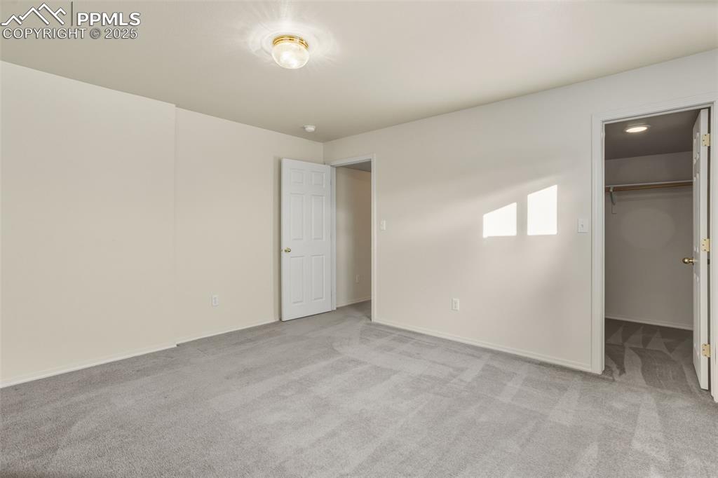 Image 30 of 42: Bedroom