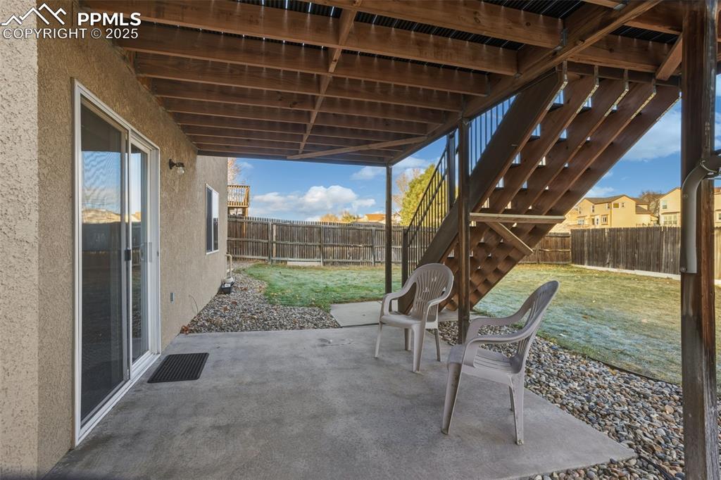 Image 34 of 42: Patio