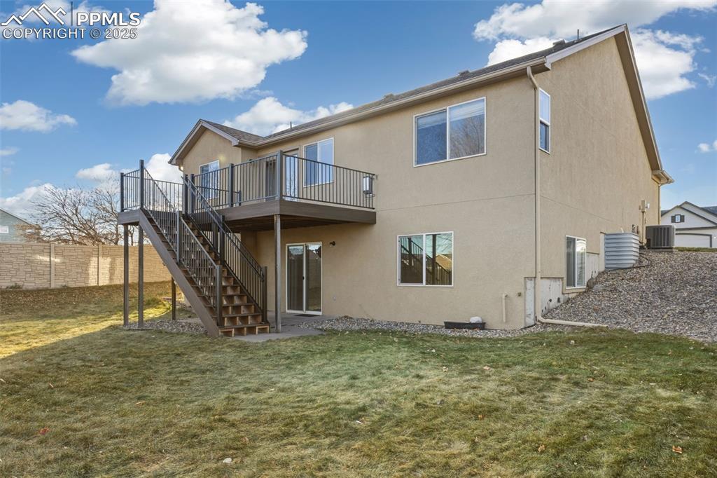 Image 39 of 42: Back of Structure