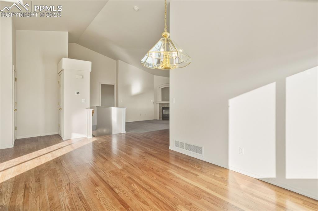 Image 9 of 42: Dining Room