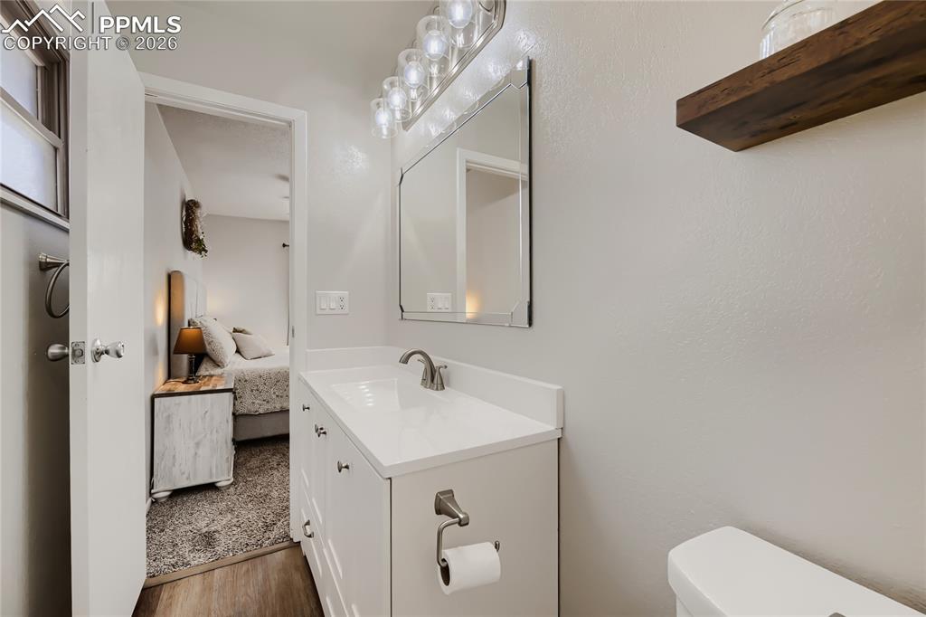 Image 11 of 27: Bathroom