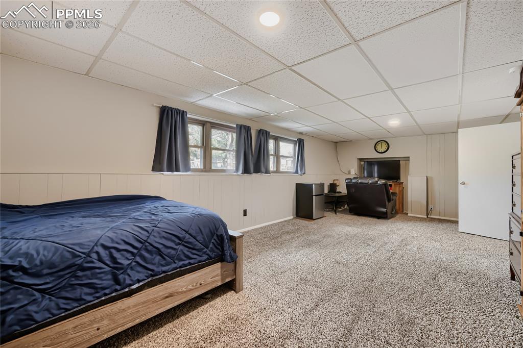 Image 20 of 27: Bedroom