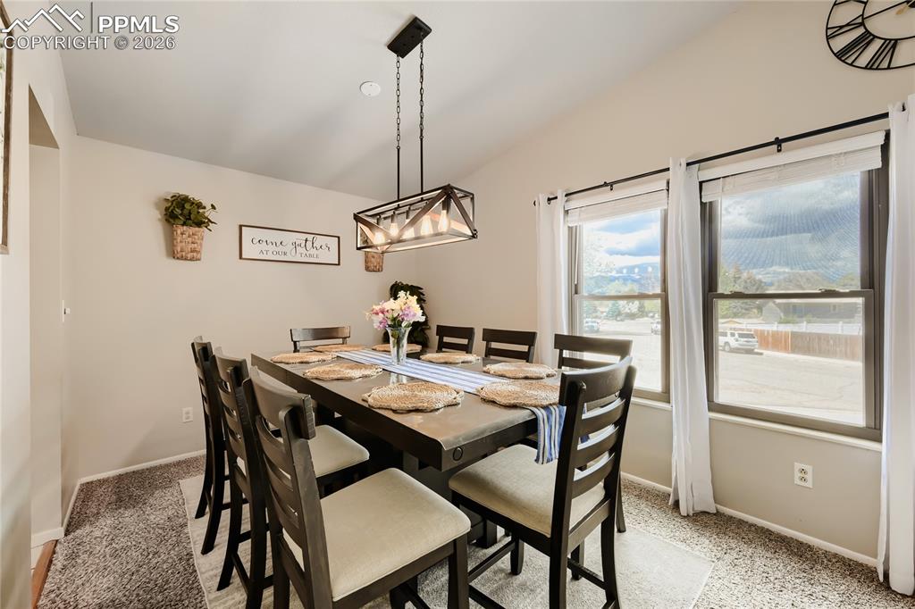 Image 4 of 27: Dining Area