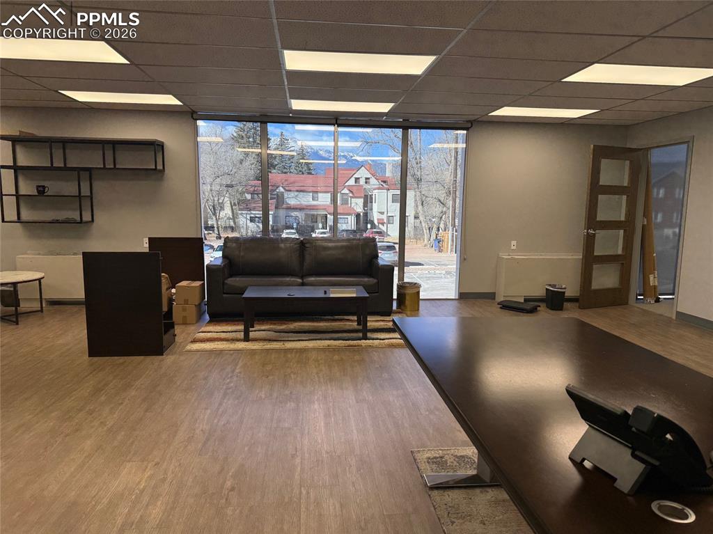 Image 2 of 11: Lobby