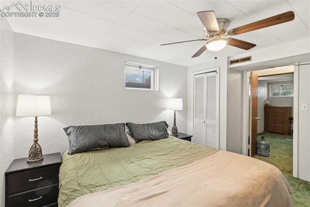 Image 12 of 28: Bedroom