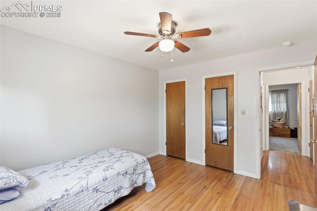 Image 15 of 28: Bedroom