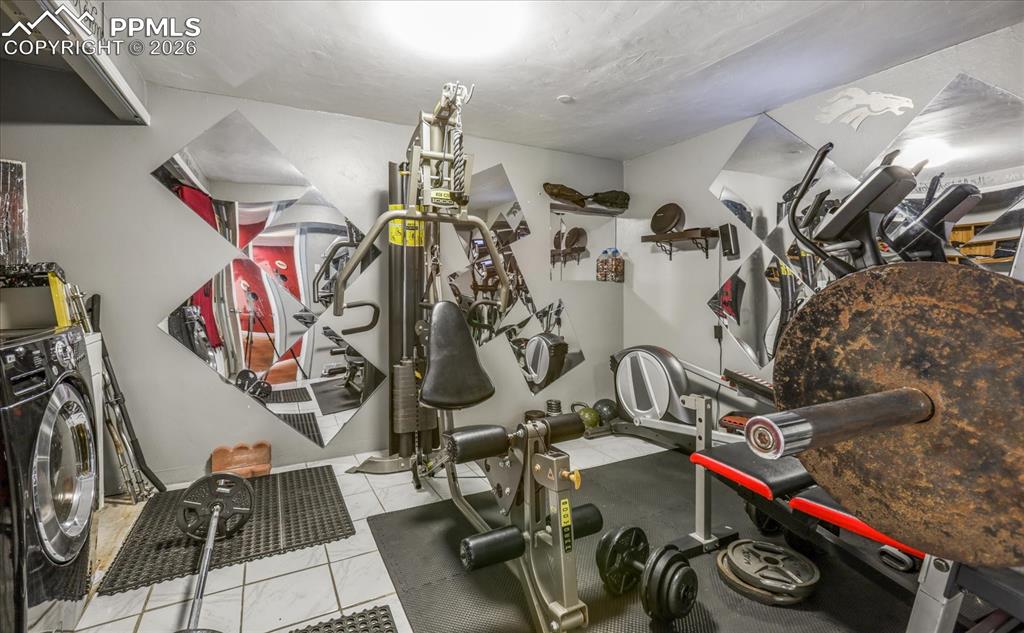 Image 18 of 19: Exercise Room