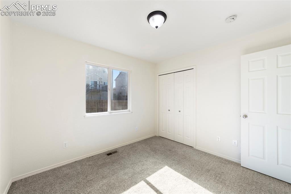 Image 15 of 30: Bedroom