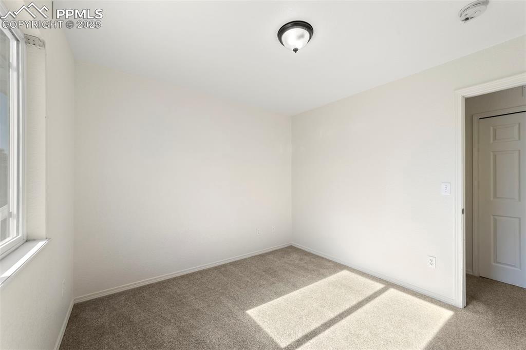 Image 16 of 30: Bedroom