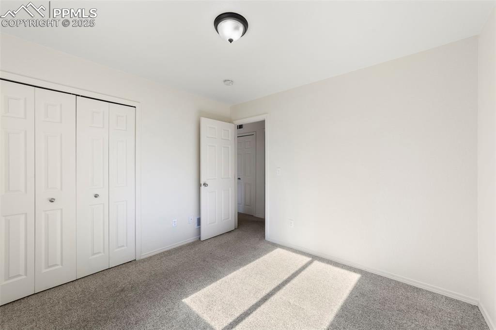 Image 19 of 30: Bedroom