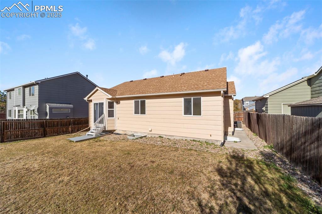 Image 26 of 30: Back of Structure