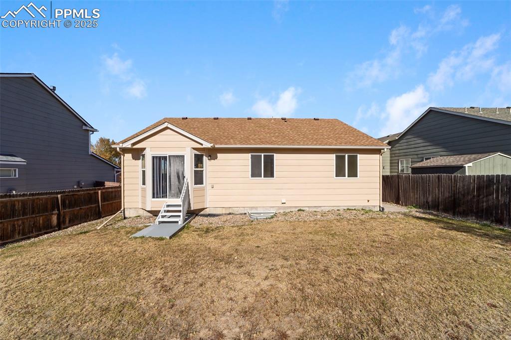 Image 27 of 30: Back of Structure