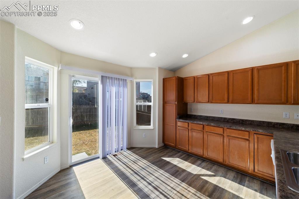 Image 8 of 30: Kitchen