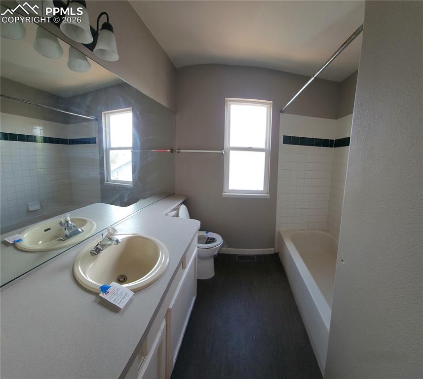 Image 15 of 35: laundry area