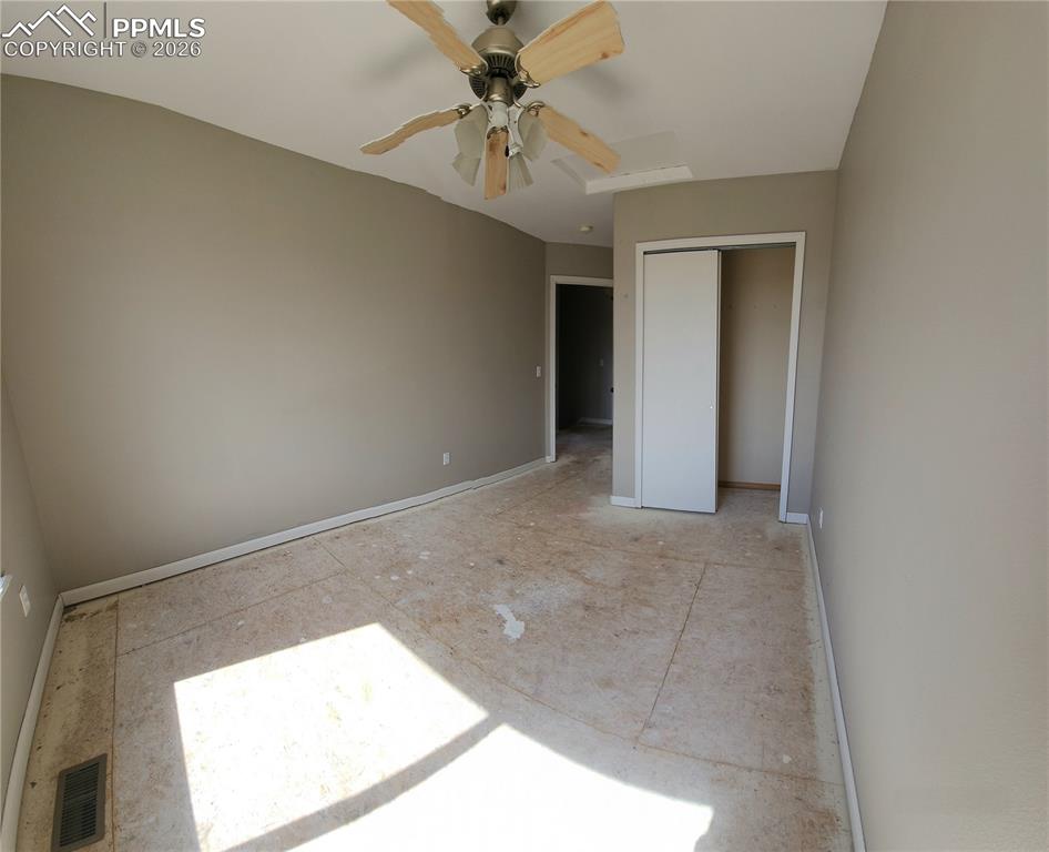 Image 20 of 35: 2nd bedroom - upper level