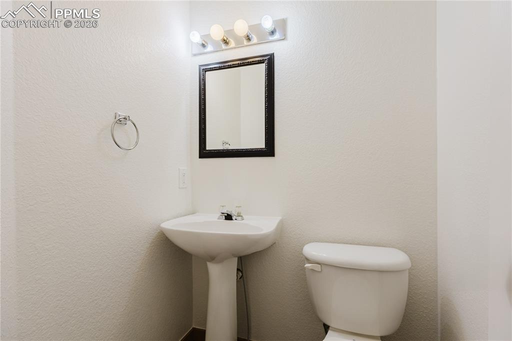 Image 12 of 30: Bathroom