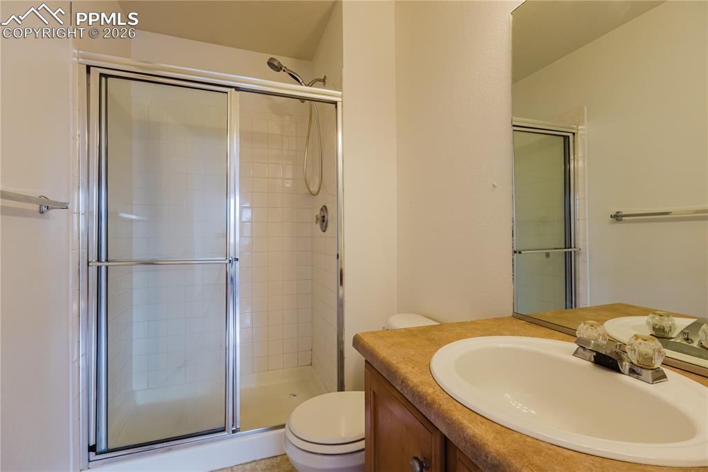 Image 21 of 30: Bathroom