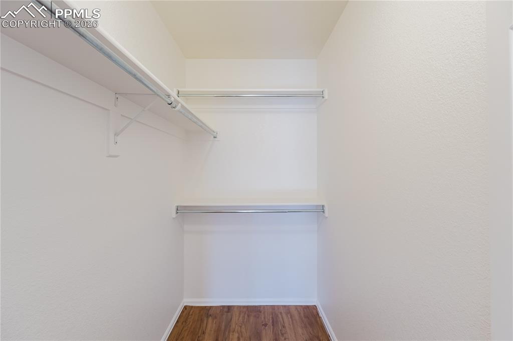 Image 22 of 30: Closet