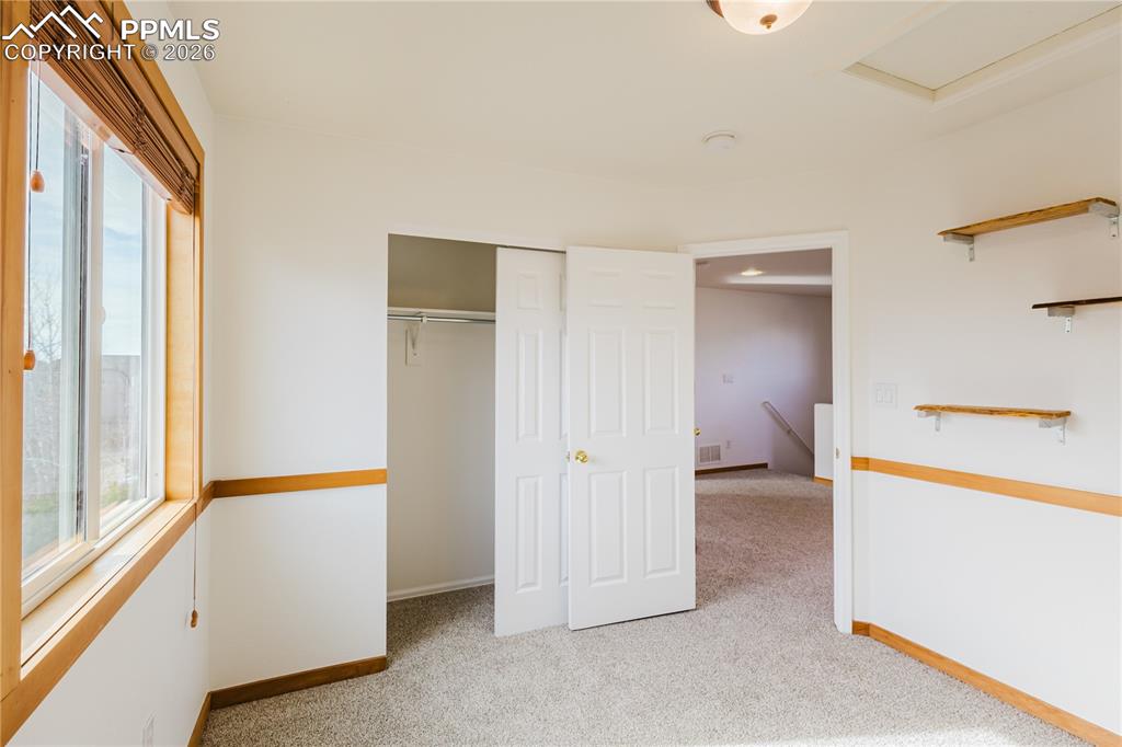 Image 26 of 30: Bedroom