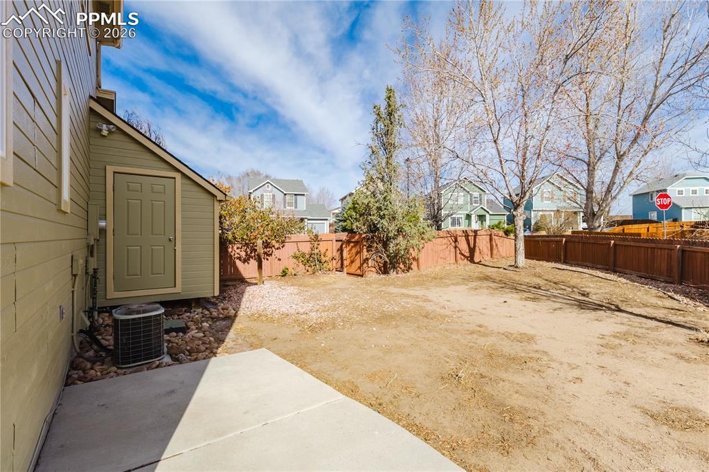 Image 29 of 30: Yard