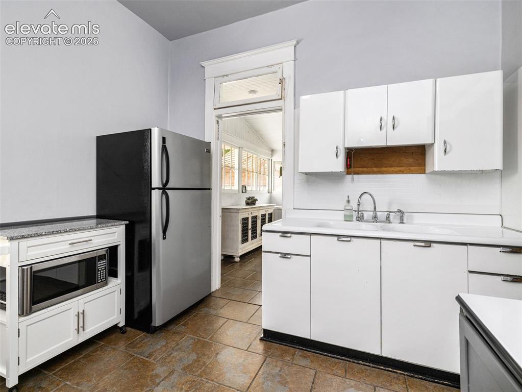 Image 10 of 36: Kitchen