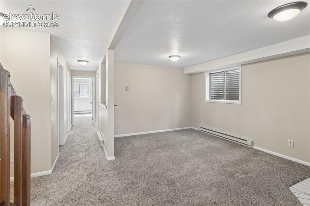 Image 25 of 40: Family room