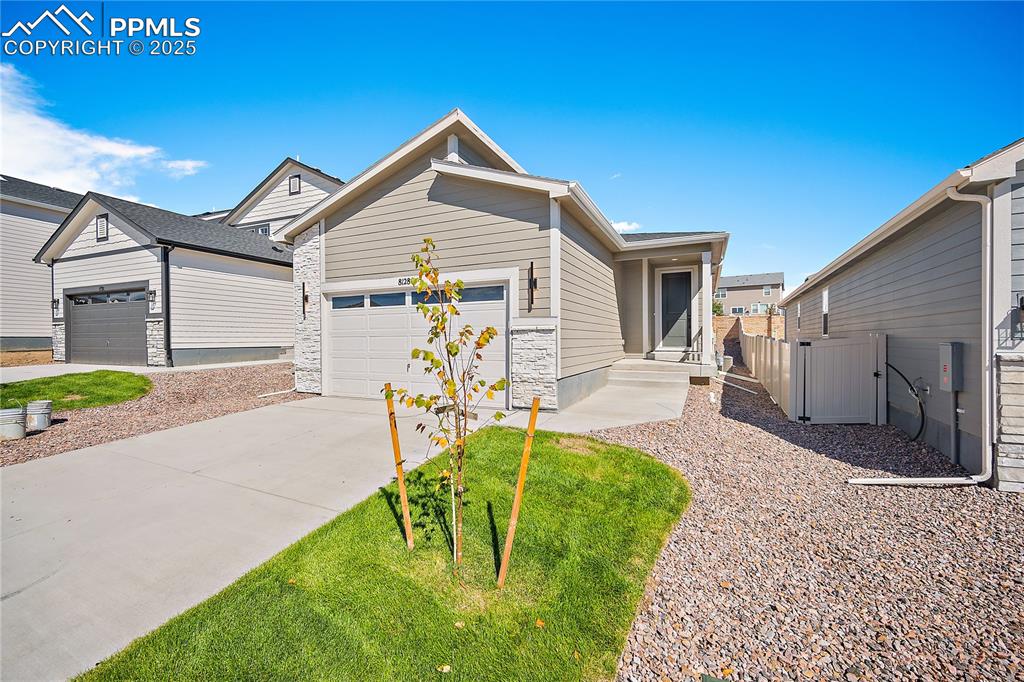 Image 4 of 20: Front of Structure