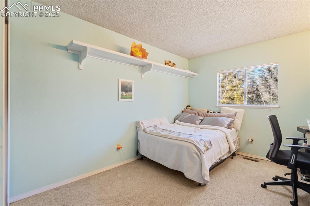 Image 33 of 42: Bedroom