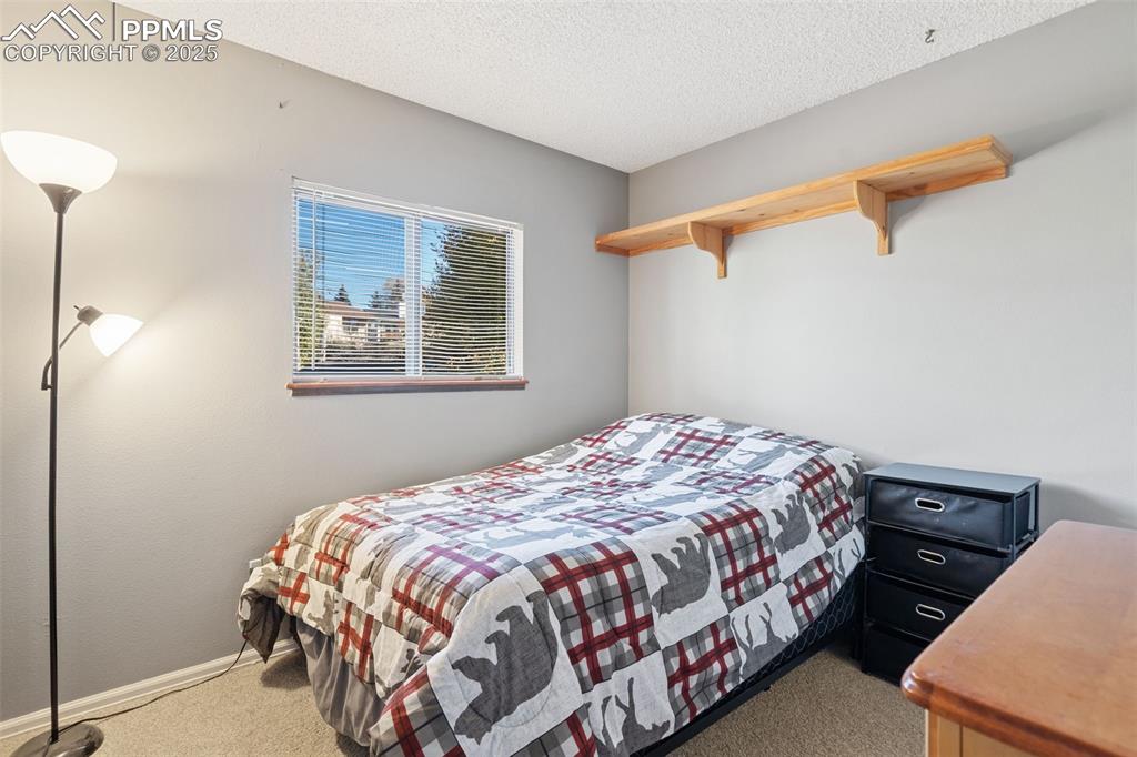 Image 36 of 42: Bedroom